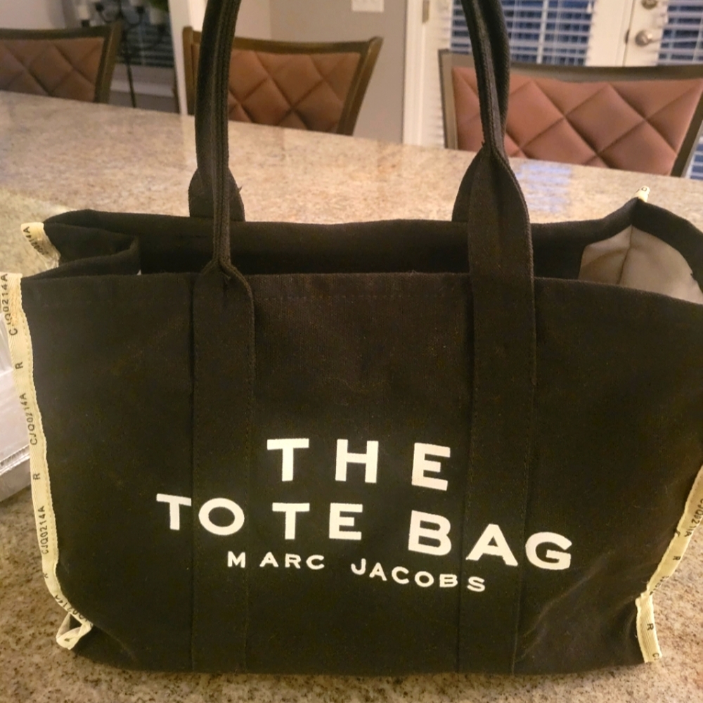 Marc Jacobs canvas creme and black tote large with zipper